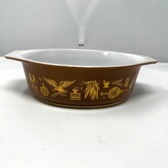 Vintage Pyrex Early American Oval Casserole Dish 043 1.5 Quart Brown Gold‎ - Picture 1 of 9